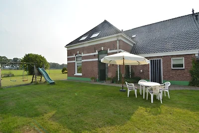 Agriturismo a Haarlo vicino alla foresta