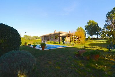 Villa in Garrigoles mit privatem Pool