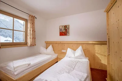 Deluxe chalet with pool in Königsleiten