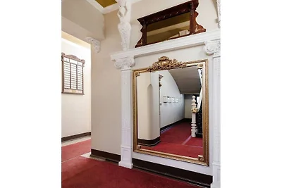 Deluxe-Design Apartment