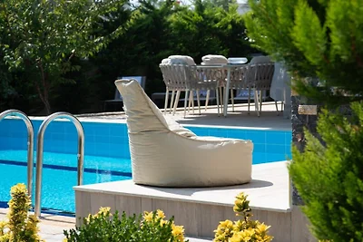 Villa in Antalya with swimming pool