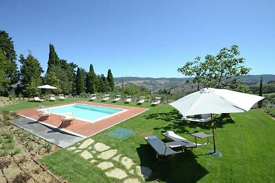 Magnifica villa con piscina immersa nella...