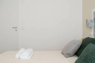 Crispi Bilo 12 con balcone - Locazione