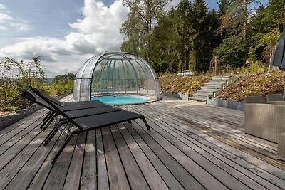 Chalet mit überdachtem Außenpool