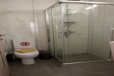 Moderne Ferienvilla für 6 Personen mit Pool