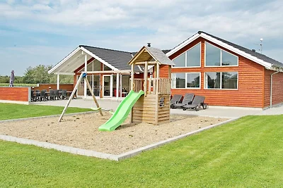 Lujoso refugio con piscina en Nordborg.