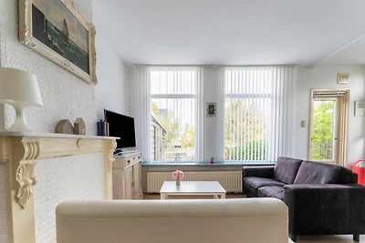 Schönes Ferienhaus in Heeg mit Garten