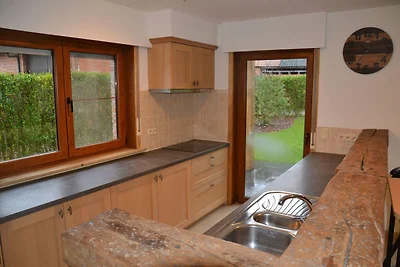 Villa in Puivelde mit Terrasse