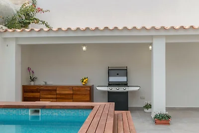 Geschmackvoll eingerichtete Villa auf...