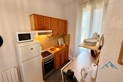 Hub vlakbij de dorpsbeek