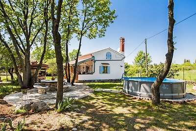 Ferienhaus auf dem Land mit Terrasse und Gart...