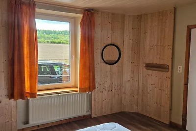 Chalet in Bovigny mit Wald und Grill