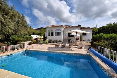 Schönes Ferienhaus mit privatem Pool in...