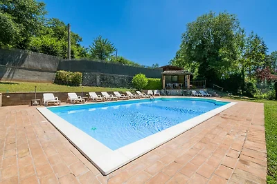 Tranquilla casa vacanze a Sellano con piscina