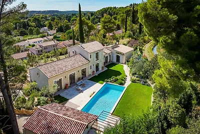 Villa met zwembad vlakbij Golf de Manville
