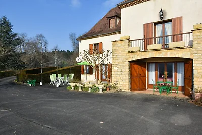 Vakantiehuis met terrassen en mooi uitzicht.