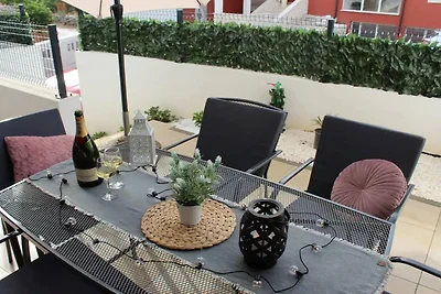 Stylish Okrug Gornji Apartment with Terrace a...