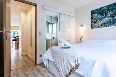 2-Zimmer-Apartment mit Terrasse, 8 Gehminuten...