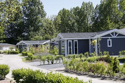 Grazioso chalet vicino ad un lago balneabile