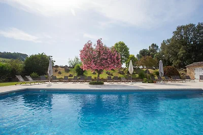 Apartment im Schloss in der Provence mit pool