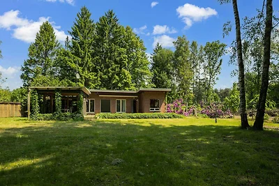 Charmantes Chalet mit riesigem Garten im grün...