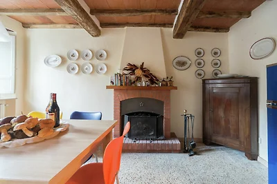 Casa toscana costruita sulla collina