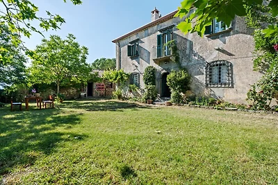 Incantevole casa con giardino privato a...