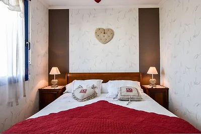 Villa mit Hallenbad, Jacuzzi und Sauna