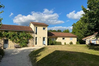 Atmosphärische Gîte mit großer Terrasse