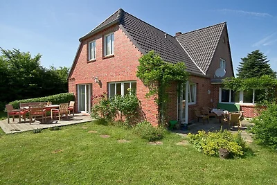 Ferienhaus in Nebel mit Schwimmbecken
