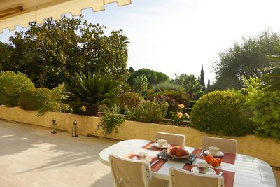 Ferienwohnung mit großer, privater Terrasse u...