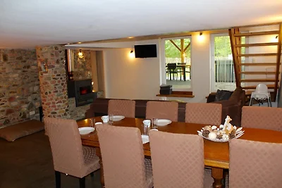 Geräumiges Chalet in Jalhay mit Whirlpool