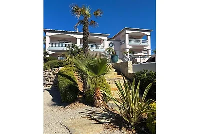 Schöne Villa in Budens mit Pool