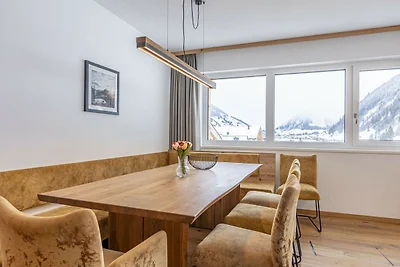 Spazioso appartamento con balcone
