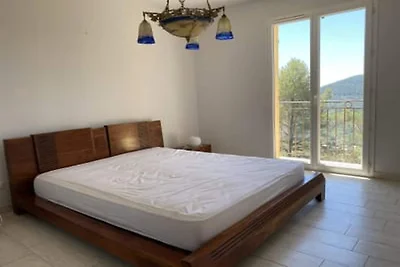 Ferienhaus mit Pool und Naturblick