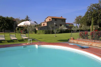 Appartamento a Cortona con Piscina e Vista