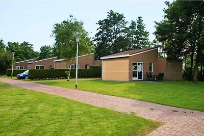 Chalet przy kanale Prinses Margriet