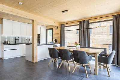 Attraktives Ferienhaus mit Pool