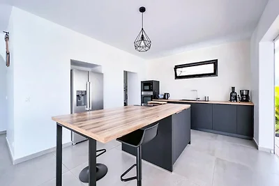 Villa a Saint-François con piscina e giardino