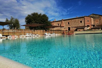 Splendida casa indipendente con piscina a...