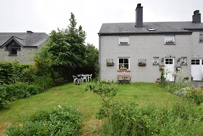 Gem�tliche Wohnung in Paliseul mit Garten