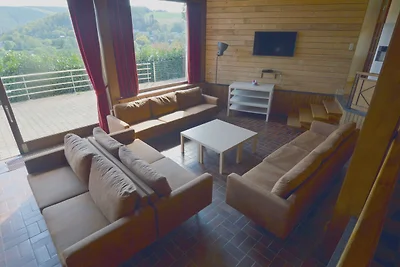 Komfortables Ferienhaus mit Whirlpool in...
