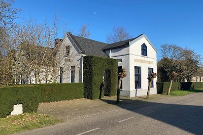 Vrijstaande woning in landelijk gebied met...