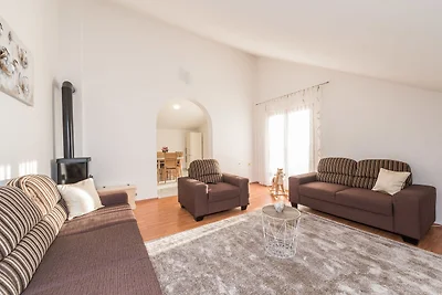 Geräumiges Apartment in Vrsi mit Garten
