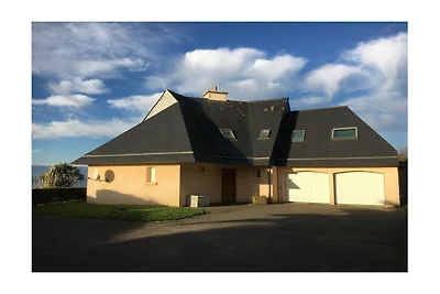 Villa in Plouhinec mit Terrasse