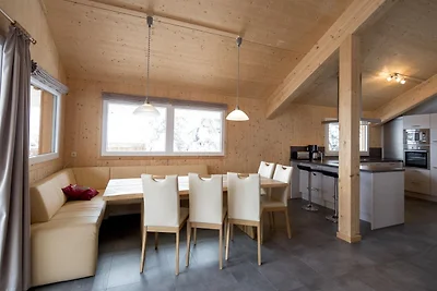 Chalet nelle Alpi vicino Sci e Foresta