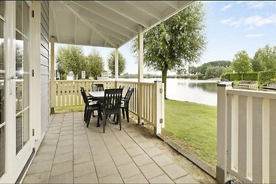 Vakantiehuis met grote visvlonder en sauna