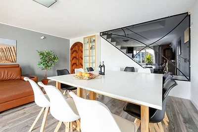 Grote, comfortabele villa met een eigen tuin.