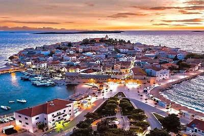 Mooi appartement vlakbij het strand van Rtić