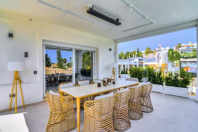 Villa in Nueva Andalucía mit beheiztem Pool